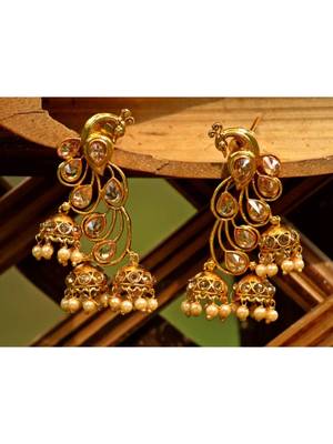 Gold earrings 1