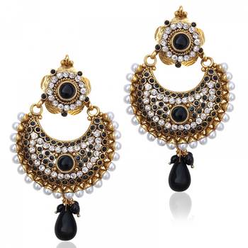 Black earrings 1