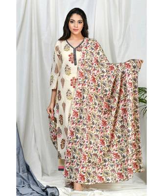 Safeera Set with Floral Jaal Dupatta 1