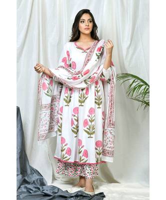 Inaya Coordinate Set with pink block print dupatta 1