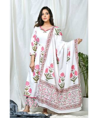 Inaya Coordinate Set with pink block print dupatta 4