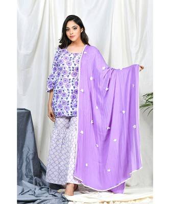 Nadia Sharara Set with Applique flowers dupatta 3