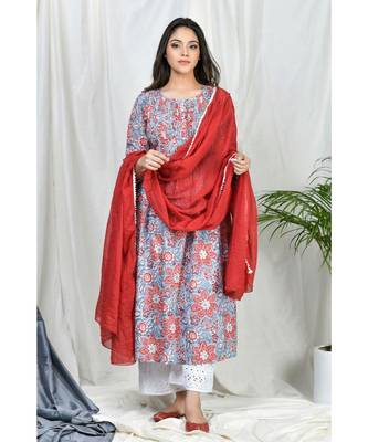 Yasmeen Pintuks Kurta set with embroidered pants and dupatta 1