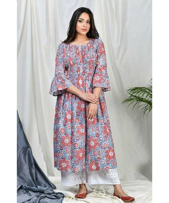 Yasmeen Pintuks Kurta set with embroidered pants and dupatta 2