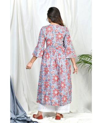 Yasmeen Pintuks Kurta set with embroidered pants and dupatta 4