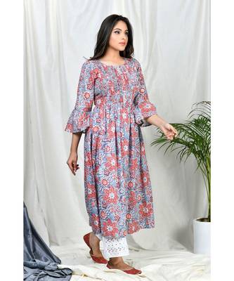 Yasmeen Pintuks Kurta set with embroidered pants and dupatta 5