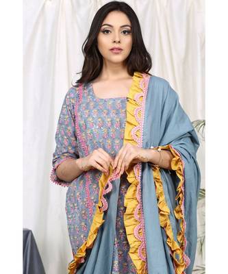 Faeehza Grey Set with Frill Dupatta 4