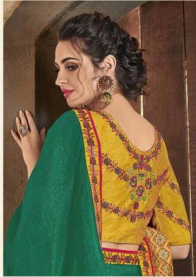 Green embroidered crepe saree with blouse 3