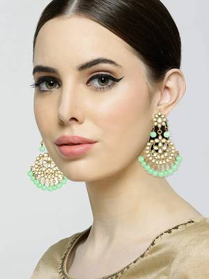 Traditional Gold Plated Kundan & Pearl Earrings For Women 1