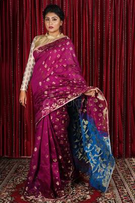 Magenta All Over Jamdani Weaved Saree With Blue Pallu 2