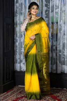 Yellow And Dark Moss Green Checkered Handloom Saree With Zari Work Pallu 1
