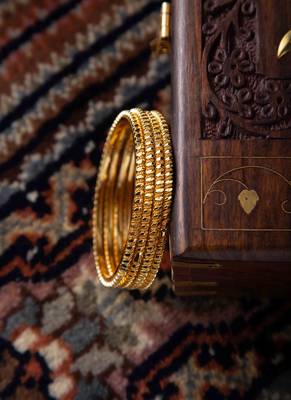 Set of 4 Gold-Plated Bangles and Bracelets 1