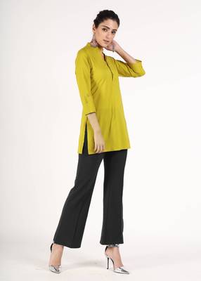 Green plain cotton kurtas-and-kurtis 4