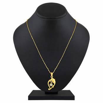 Charming Designer Fish Shape Gold Plated Cz Stone Pendant With Chain For Women 2