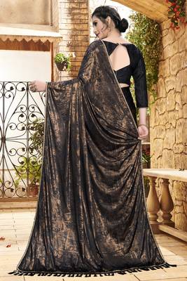 Black plain silk saree with blouse 4