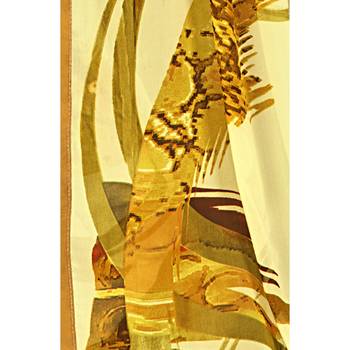 Cream printed georgette saree with blouse 3