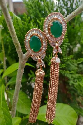 Gold emerald   earrings 1