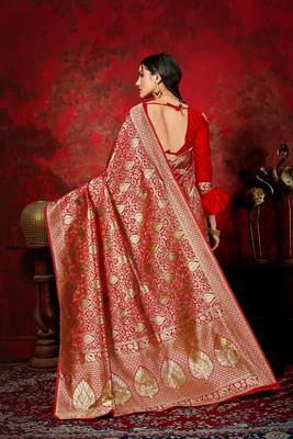 Red woven silk blend saree with blouse 3