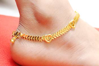 Gold diamond anklets 1