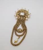Gold brooch