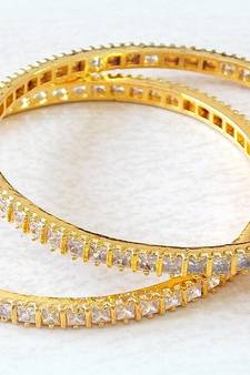 FINE AD STUD BANGLES