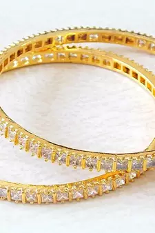FINE AD STUD BANGLES
