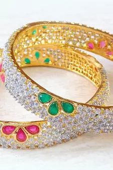 FINE AD STUD BANGLES