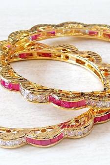 FINE AD RUBY STUD BANGLES