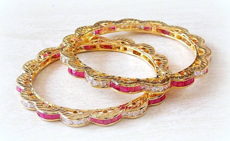 FINE AD RUBY STUD BANGLES
