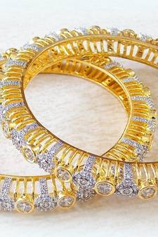 FINE AD STUD BANGLES