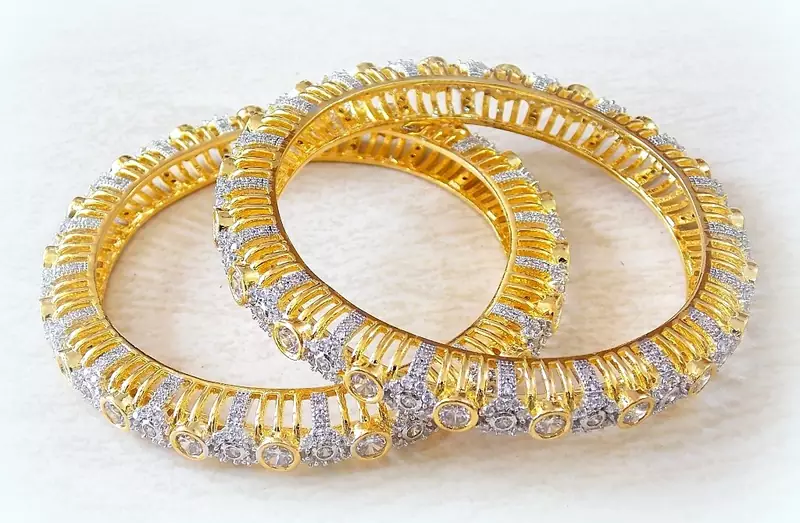 FINE AD STUD BANGLES