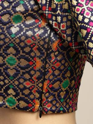 Inddus Blue Georgette Lace Bordered Saree With Woven Blouse 5
