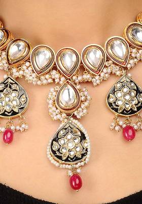 Polki And Pearls Cluster Necklace 2