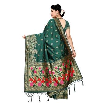 Green woven cotton silk saree with blouse 4