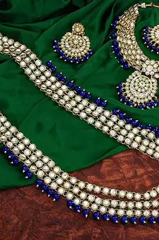 Traditional Gold Plated Kundan Pearl Wedding Choker Bridal Necklace Set Earrings & Maang Tikka For Women