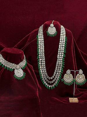 Traditional Kundan Pearl Wedding Choker Bridal Necklace Set Earrings & Maang Tikka For Women 2