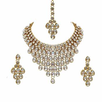 Traditional Stone Studded Bridal Choker Necklace Set Earrings & Maang Tikka For Women 1