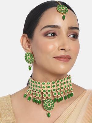 Traditional Deepika Style Bridal Pearl Choker Necklace Set With Maang Tikka 1