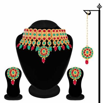 Traditional Deepika Style Bridal Pearl Choker Necklace Set With Maang Tikka 2