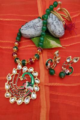 Green emerald   necklace-sets 1
