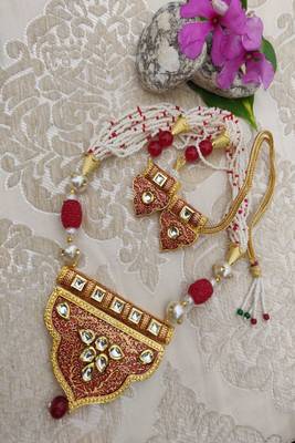 Red pearl necklaces 1