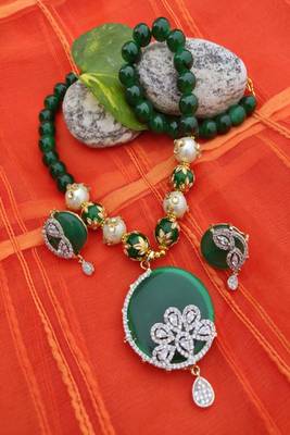 Green emerald   necklaces 1