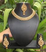 Gold Kundan Necklace Sets