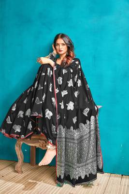 Black woven silk blend saree with blouse 2