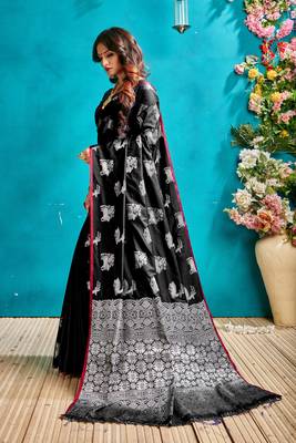 Black woven silk blend saree with blouse 4