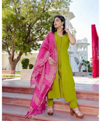 green plain Cotton kurta sets 1