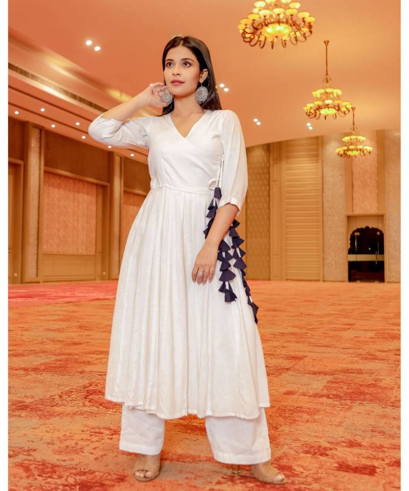 white plain cotton kurta sets