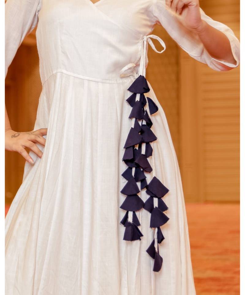 white plain cotton kurta sets