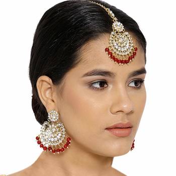 Traditional Kundan Pearl Earrings & Maang Tikka For Women  5