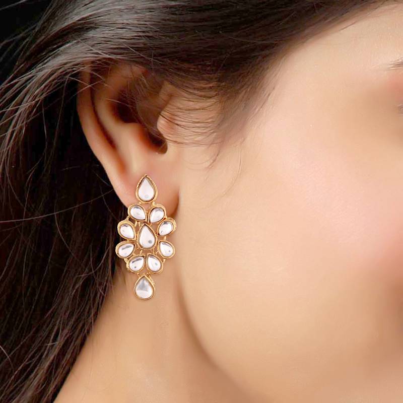 Gold Plated Kundan Earring Set With Maang Tikka For Women (Te2423W)